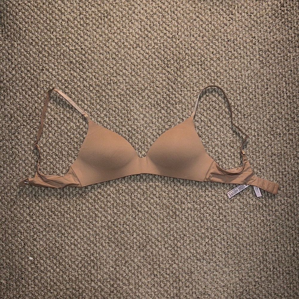 Victoria Secret Wireless Nude Bra